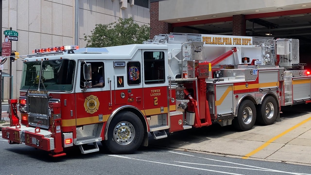 PHILADELPHIA FIRE DEPARTMENT ***BRAND NEW TOWER LADDER 2*** FIRST ARRIVED TO QUARTERS.