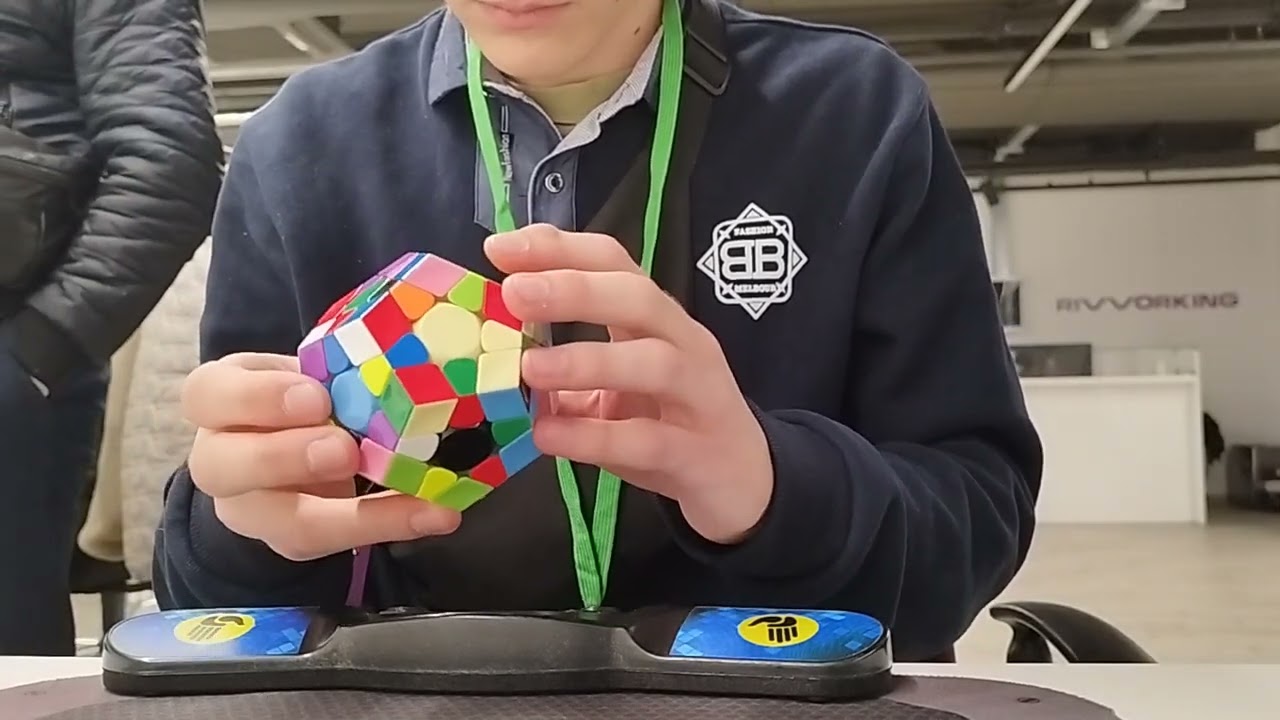 59.52 Megaminx PR single (first official sub-1)