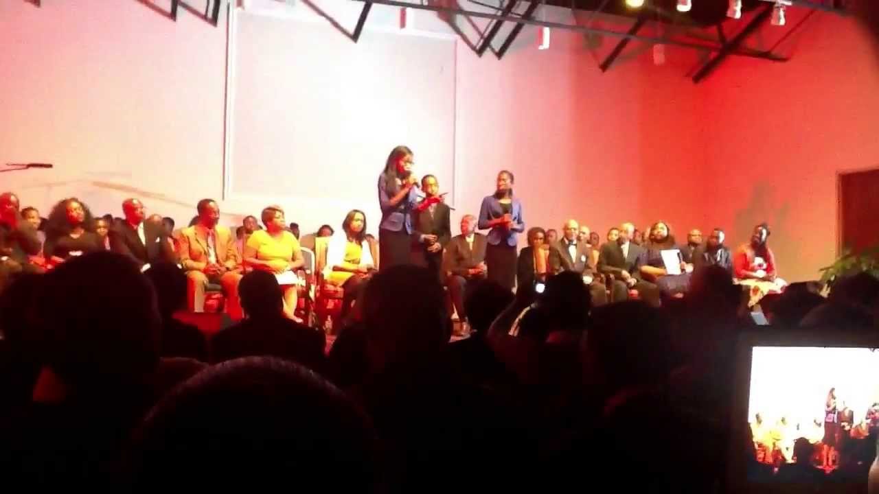 THE CHITANS SINGING AT LYNDA RANDLE CONCERT TORONTO