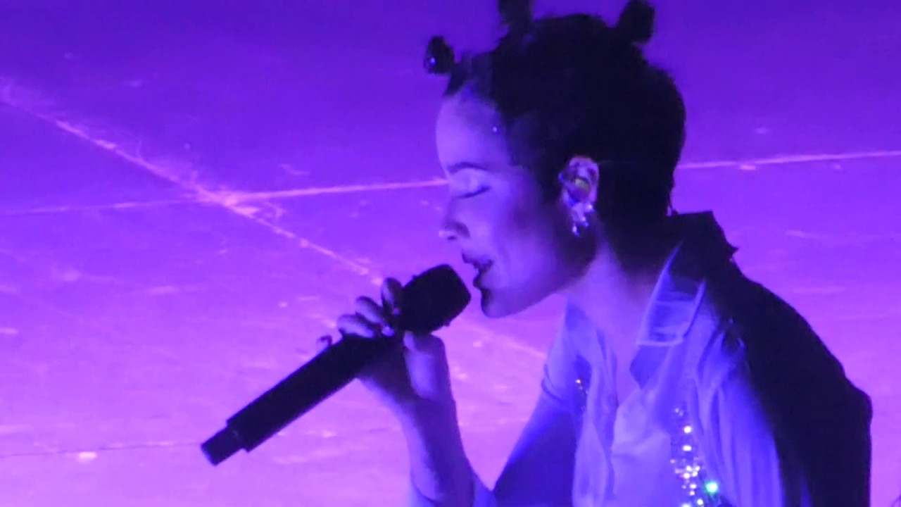 HALSEY live 100 LETTERS at Manchester Arena 12/03/2020 MANIC TOUR HD