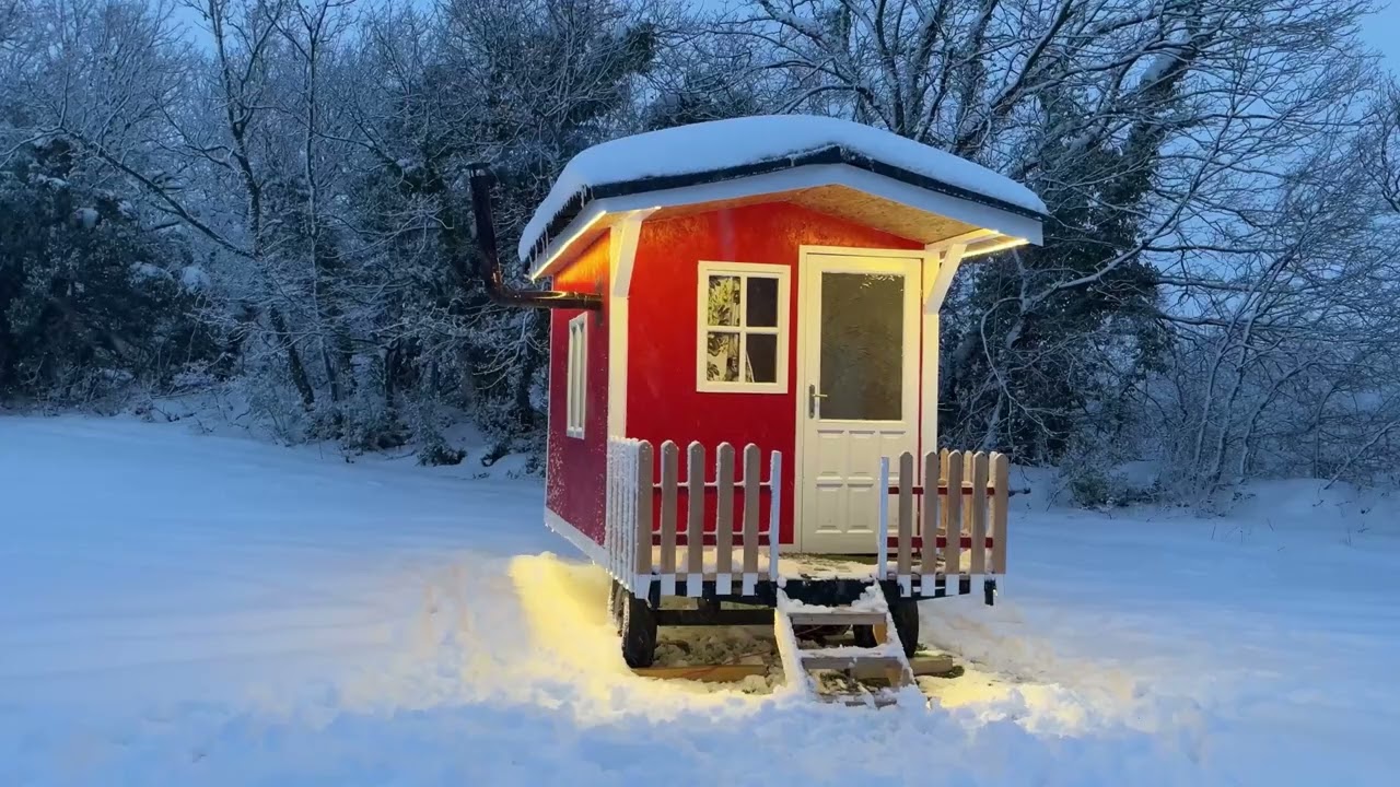 Kar Fırtınasında 2 Gün Kamp Yaptık ❄️ MF165 Traktör Karavan