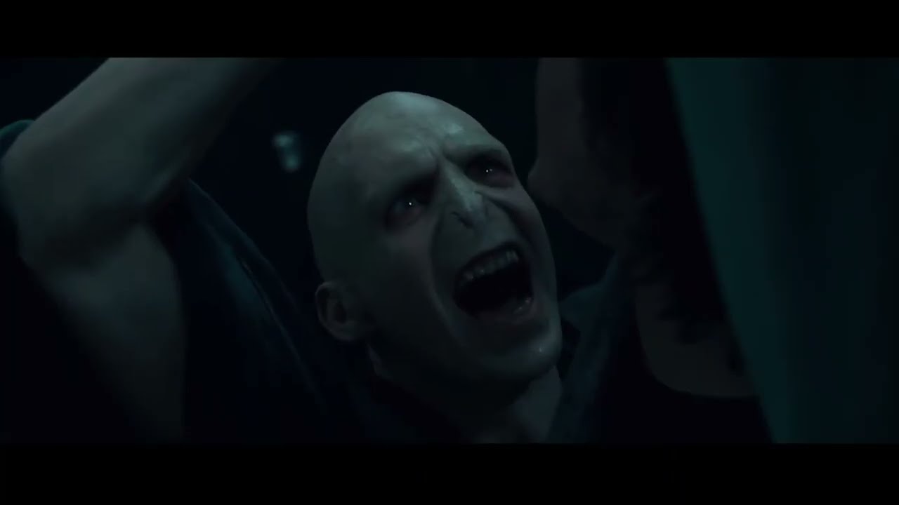 Voldemort being a bothered queen for 4 minutes 