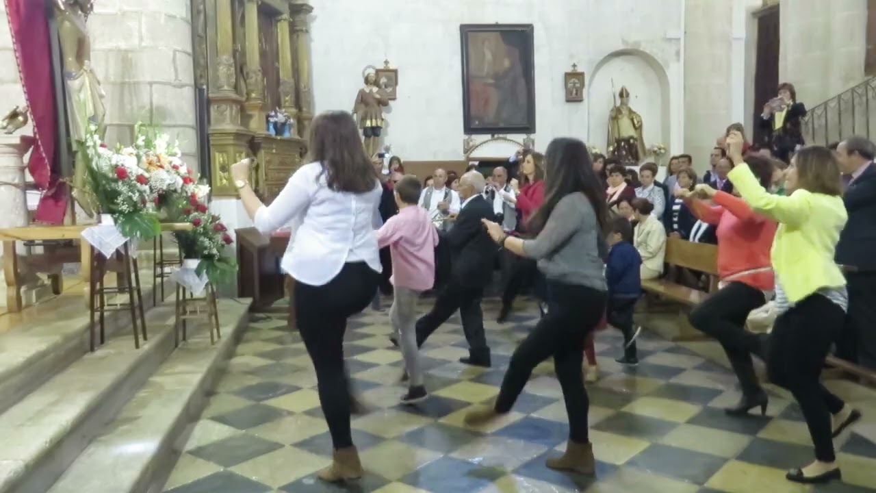 Danza de Pedraza de Campos-Iglesia de San Cipriano-Sabino Revilla maestro danzante-Cruz de Mayo 2016