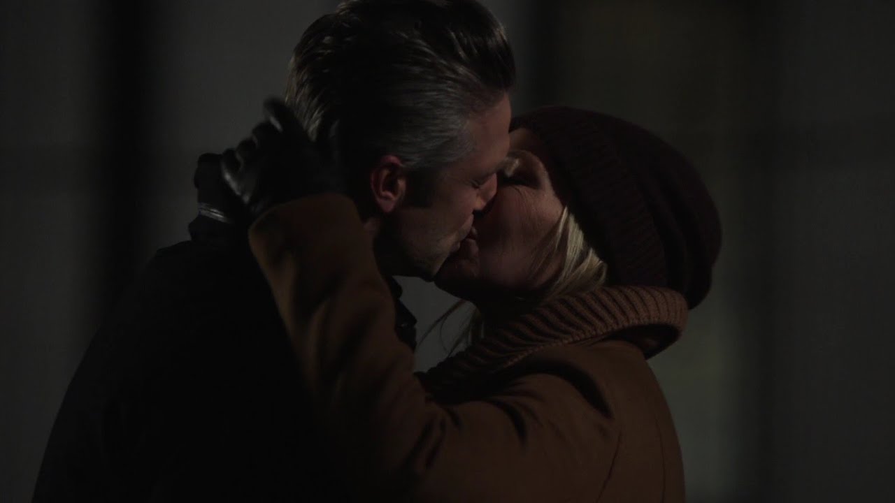 Rollins + Carisi 23x13 Scene 6: rollisi kiss outside the courthouse