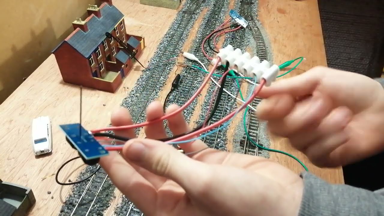Wiring Point Motors to Signals for Automatic Red / Green Signal Changing