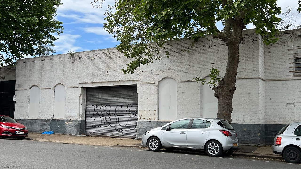 Camberwell Station:  It's Abandoned!