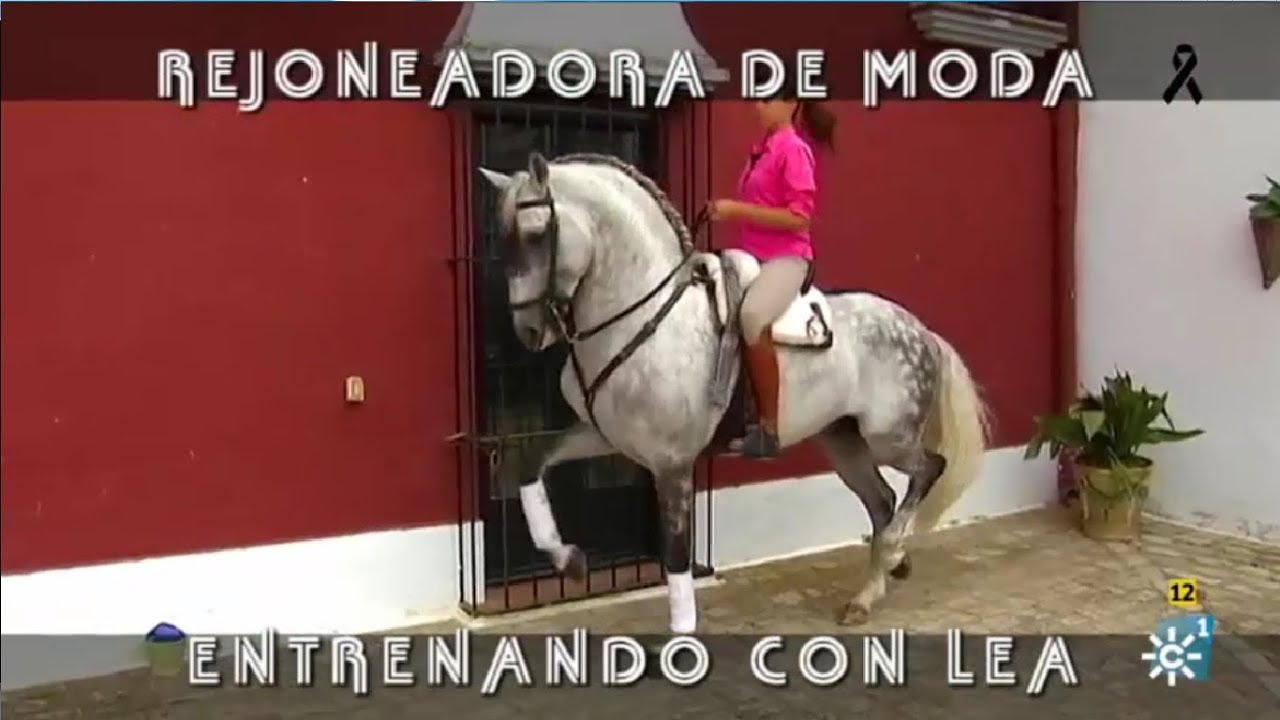 Rejoneadora De Moda, Entrenando Con Lea. Parte 1-2.