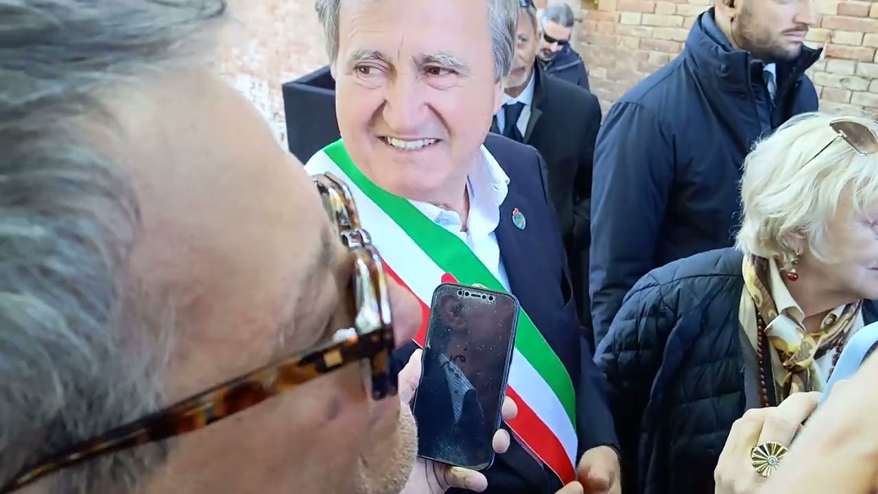 Il sindaco di Venezia Luigi Brugnaro spiega il suo intervento