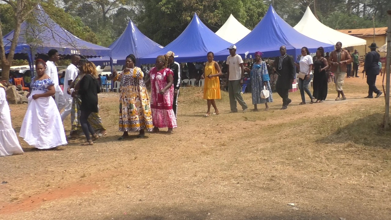 danse du mariage coutumier en pays beti au Cameroun