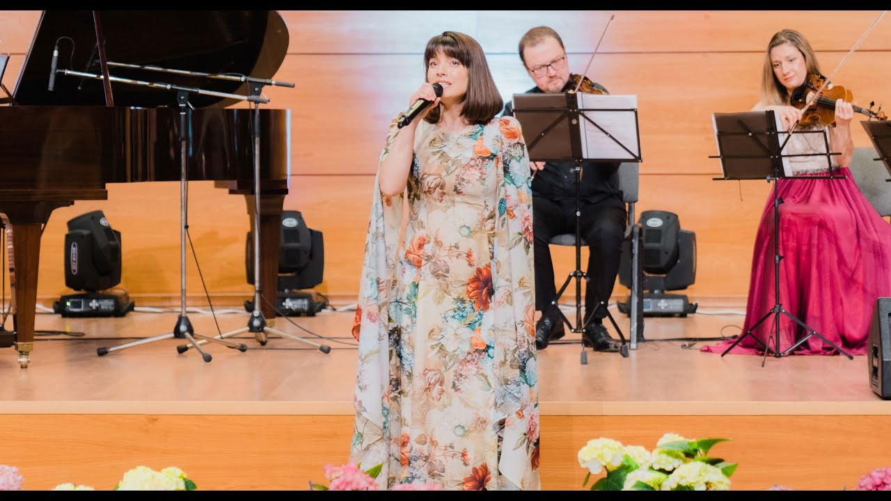 Luiza Spiridon - Plâng trandafirii pe câmpii