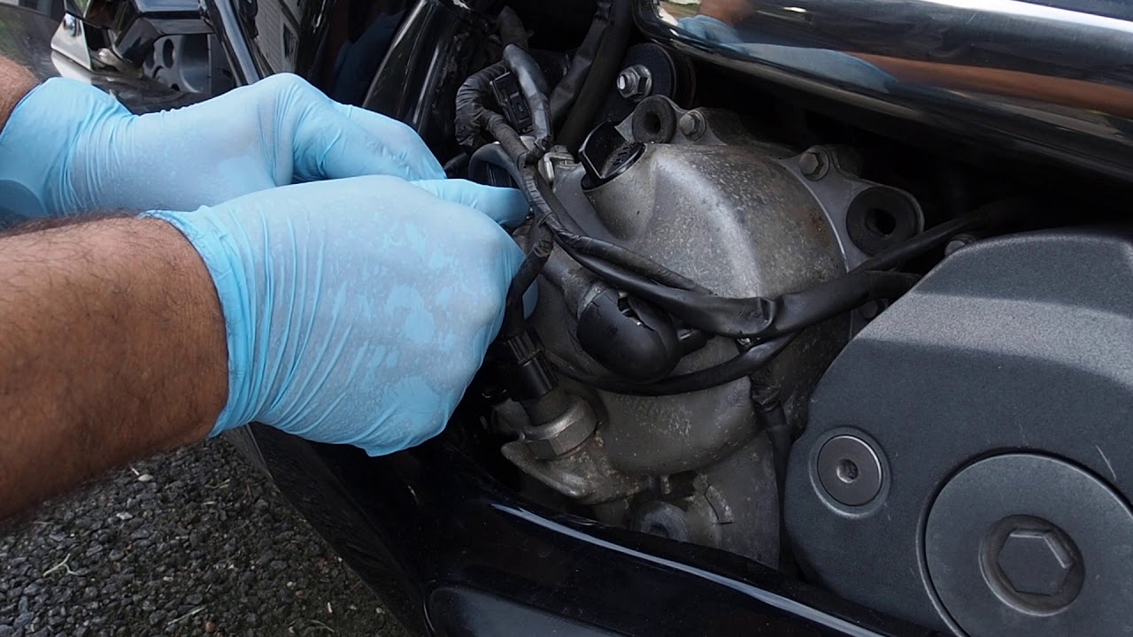 Changing the Lock-up Solenoid Valve on a Honda DN-01 PT 2