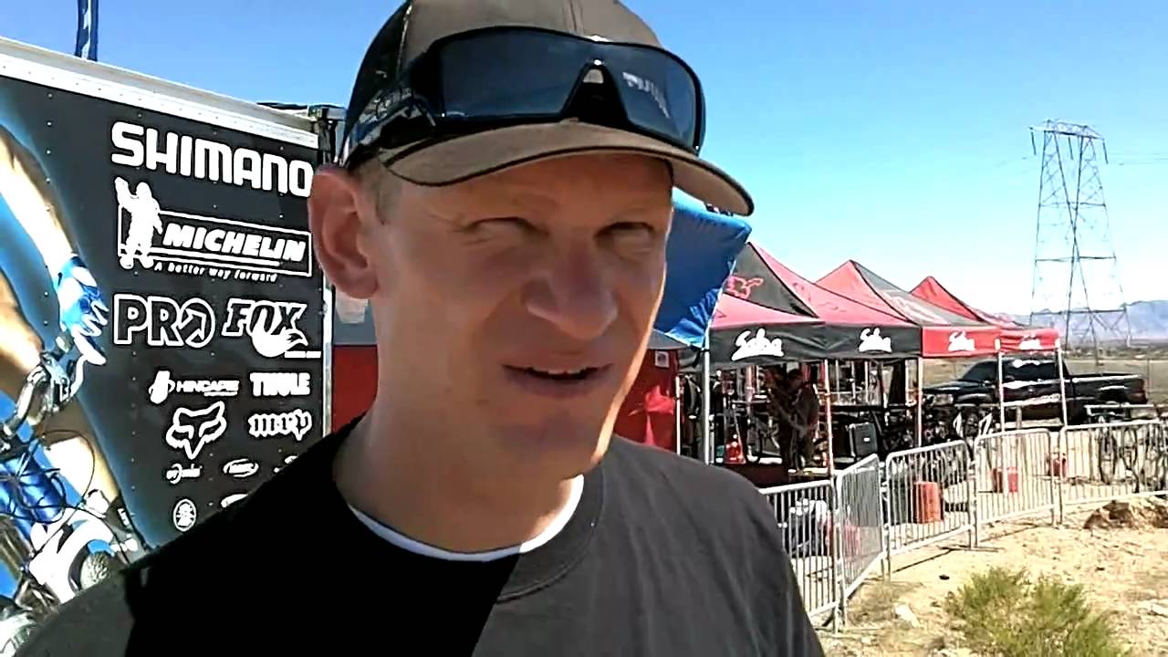 A quick look at the 2011 Giant Anthem X 29er.
