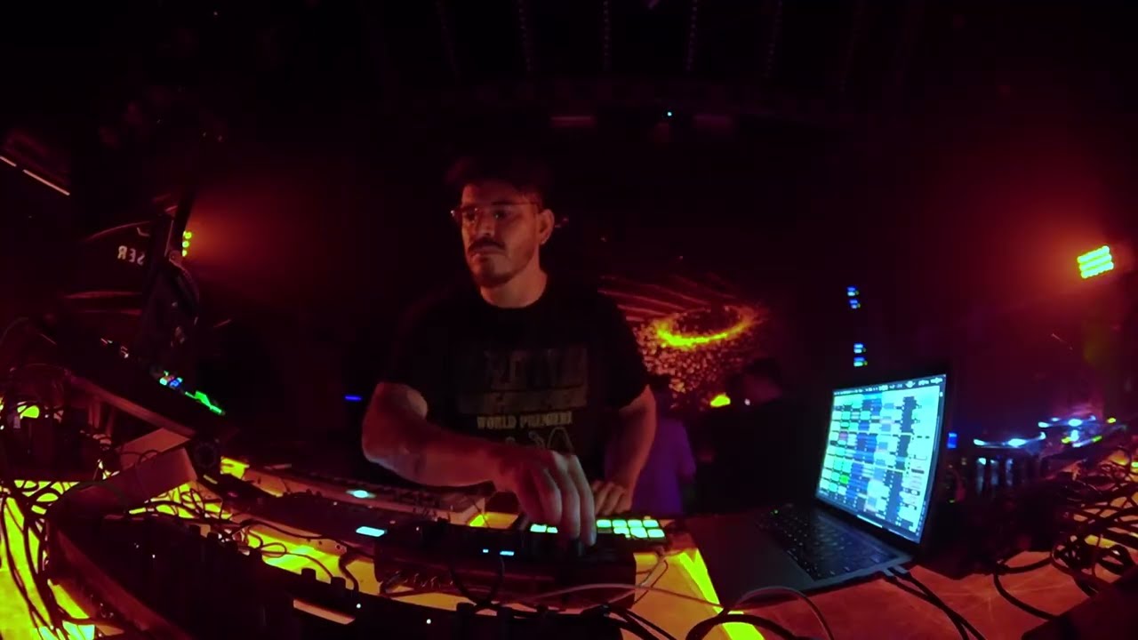 Luciano Lozz Live Analog Set @ Crobar Buenos Aires | Virus C, Toraiz, Elektron, Roland Juno J6