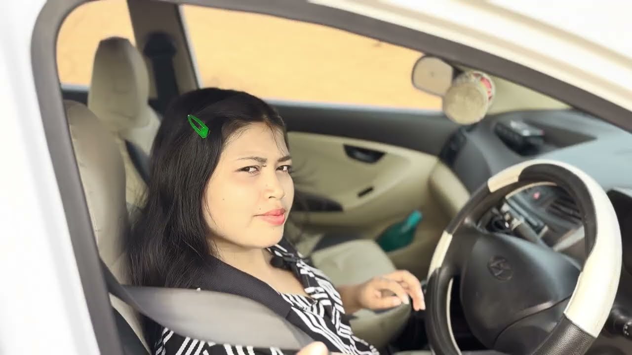 How to use eon car seat belt  #girlcardriving #barefoot #car #cardriving #seatbelts #driving #eon