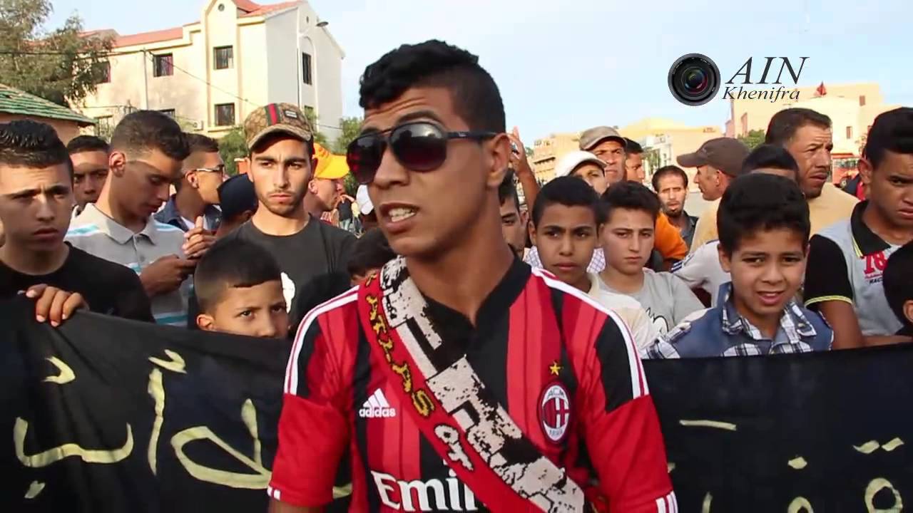 أنصار شباب أطلس خنيفرة يحتجون على السلوك الأمني أثناء مبارة يوم الاحد 3 ماي 2015