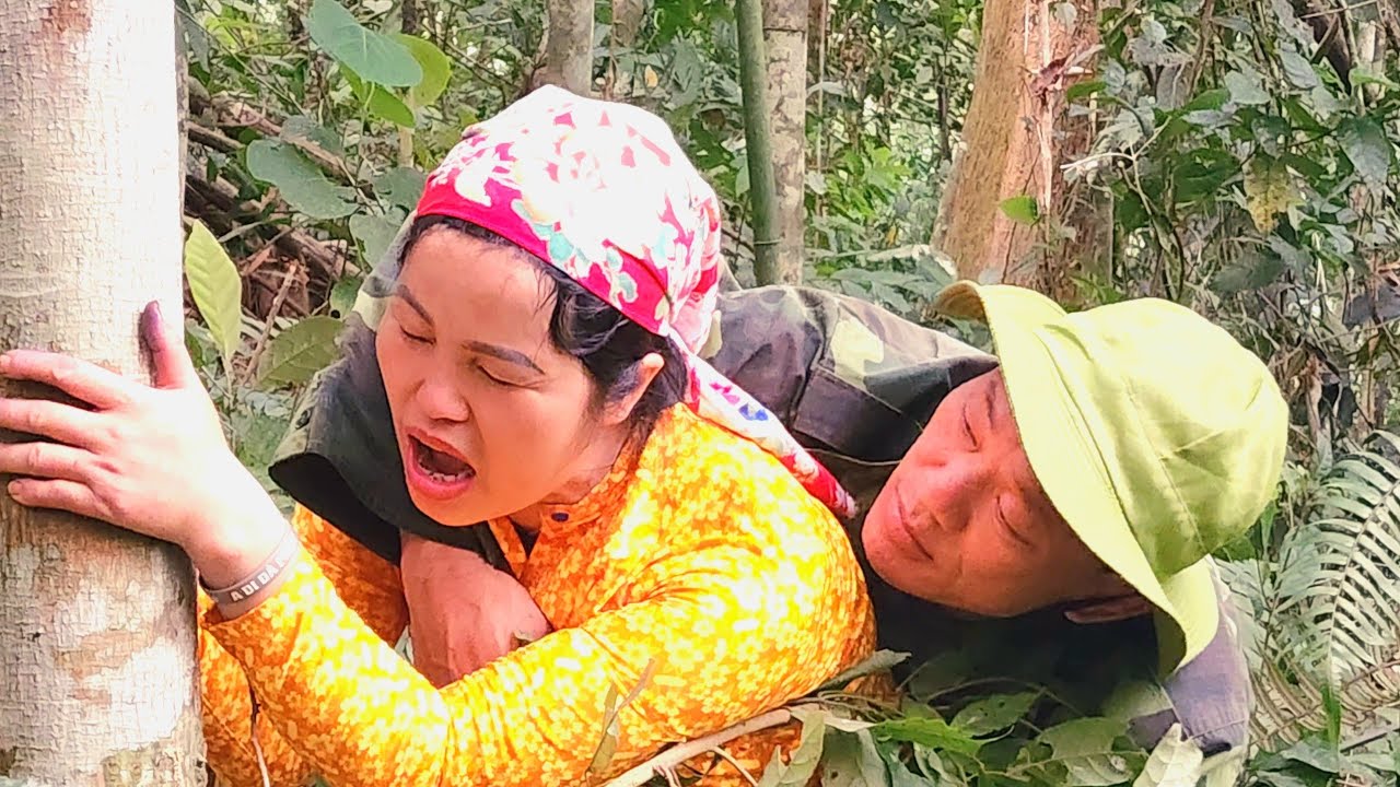 35 days: The daily life of an ethnic girl, animal husbandry, farming and the help of a kind boy