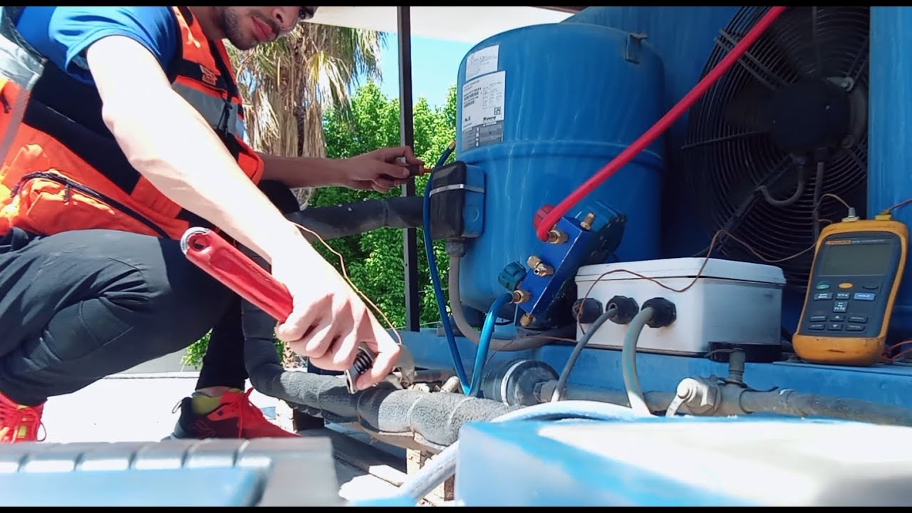 Reparacion en  sistema de refrigeracion industrial tipo Chiller con perdida de refrigerante