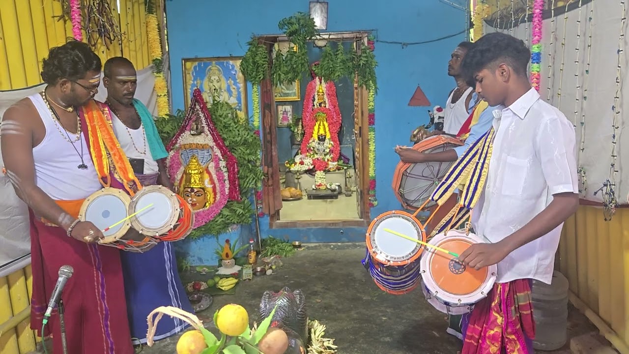 அங்காள பரமேஸ்வரி அம்மன் பம்பை உடுக்கை கை சிலம்பாட்ட கலைக்குழு 8438911344