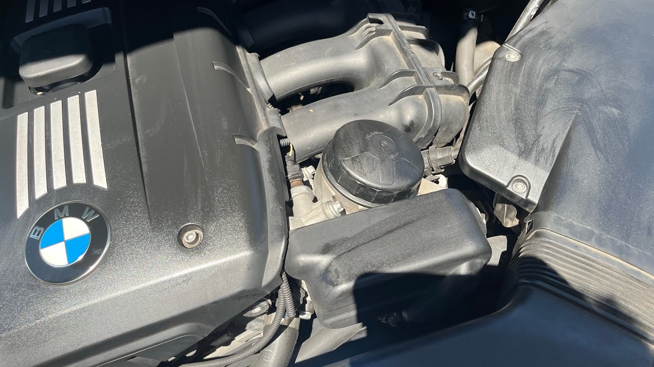 DIY- BMW E90 Engine oil Change, N52 BMW 325i , How to Change the Engine Oil