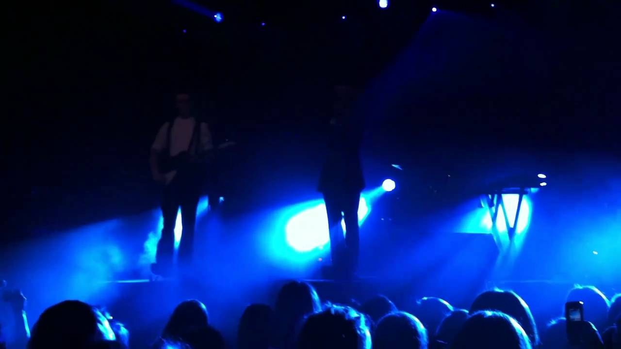 Hurts - Evelyn [Live Reykjavik]