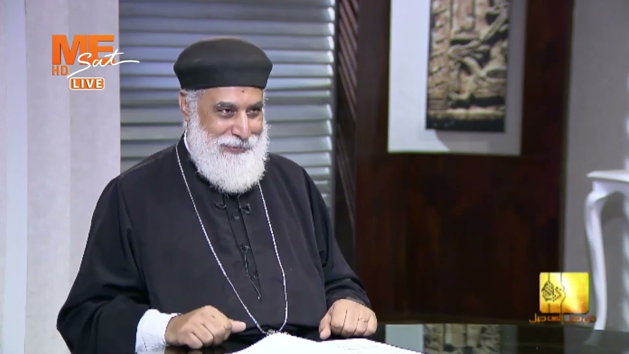 هل، في عهد البابا كيرلس الخامس، كان للدولة تدخل في لبس البطريرك؟