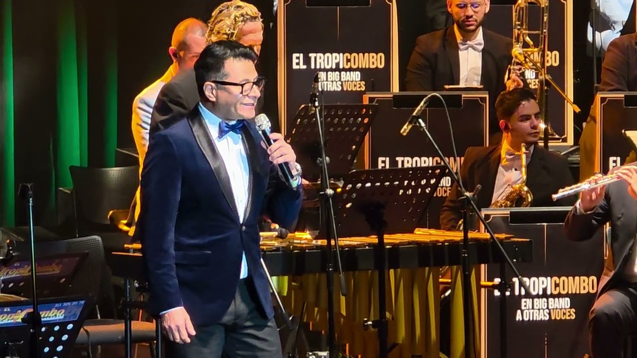 Charlie Cardona en los 30 años del Tropicombo en vivo en Medellin