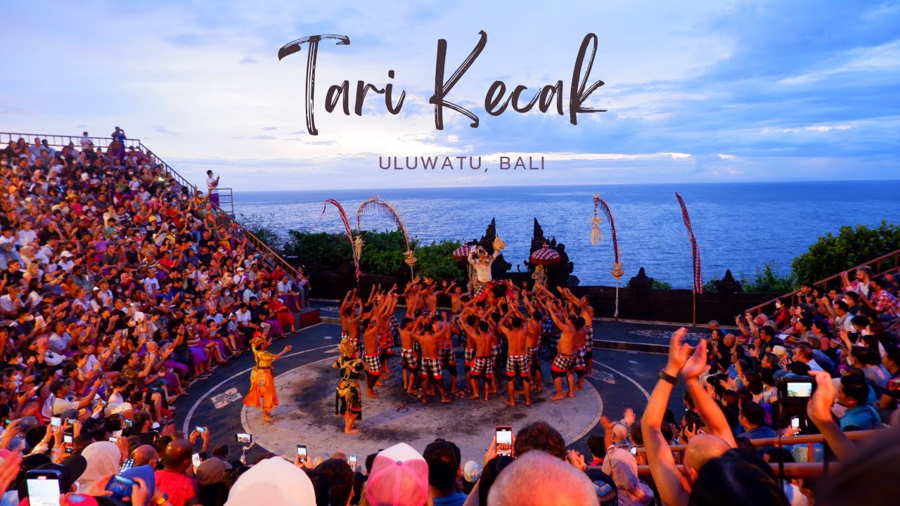 Pertunjukan Tari Kecak dan Api di Pura Uluwatu, Bali | Kecak and Fire Dance Show at Uluwatu, Bali