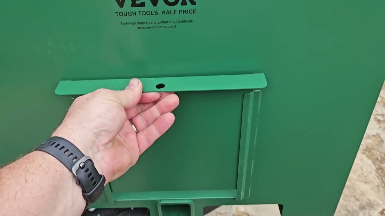 Vevor Ballast Box and 200 mm bucket for the mini-ex.