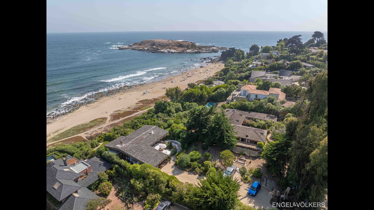 Espectacular sitio primera linea #Cachagua | Engel & Völkers