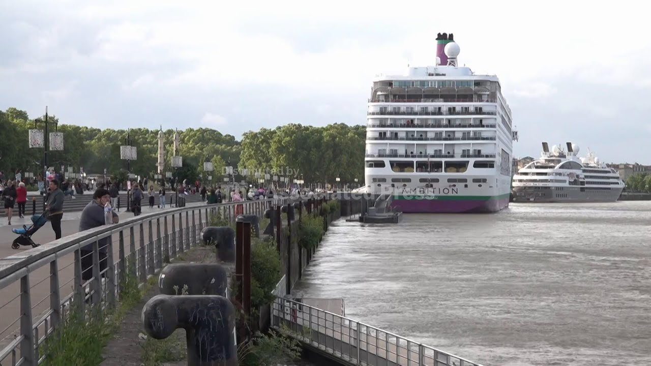 Passengers disembark cruise ship after link to hantavirus dismissed by French authorities