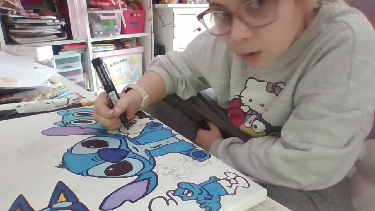 Czwarty i piąty rysunek z serii malowania niebieskich postaci z bajek