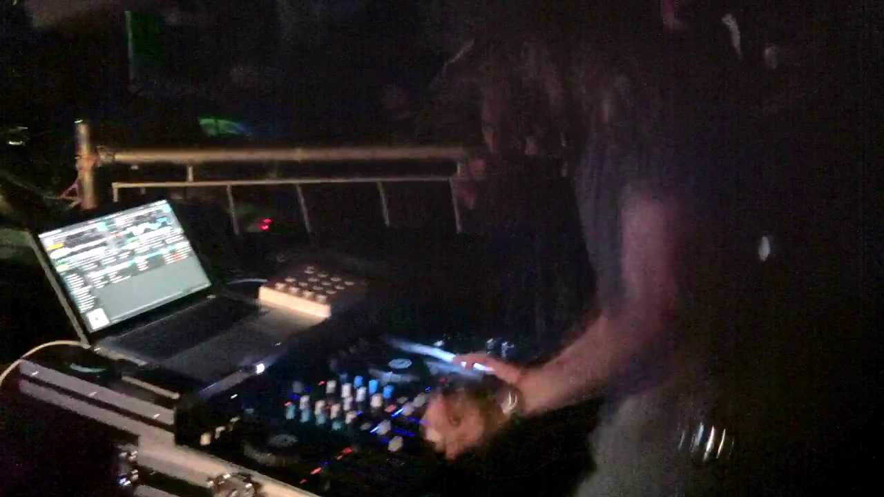 Aaron Spectre - Live in Bristol