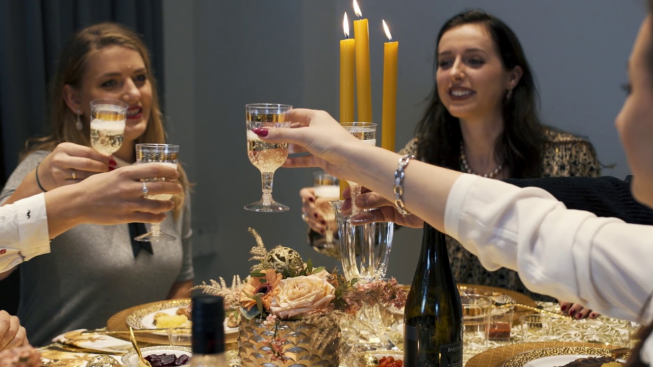 Deluxe Disposables - Luxury Plastic Party Plates and tableware with real look for wedding and events
