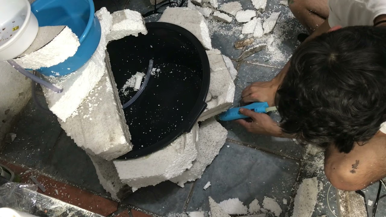 Como fazer uma fonte de água com bacia e isopor DIY water source styrofoam
