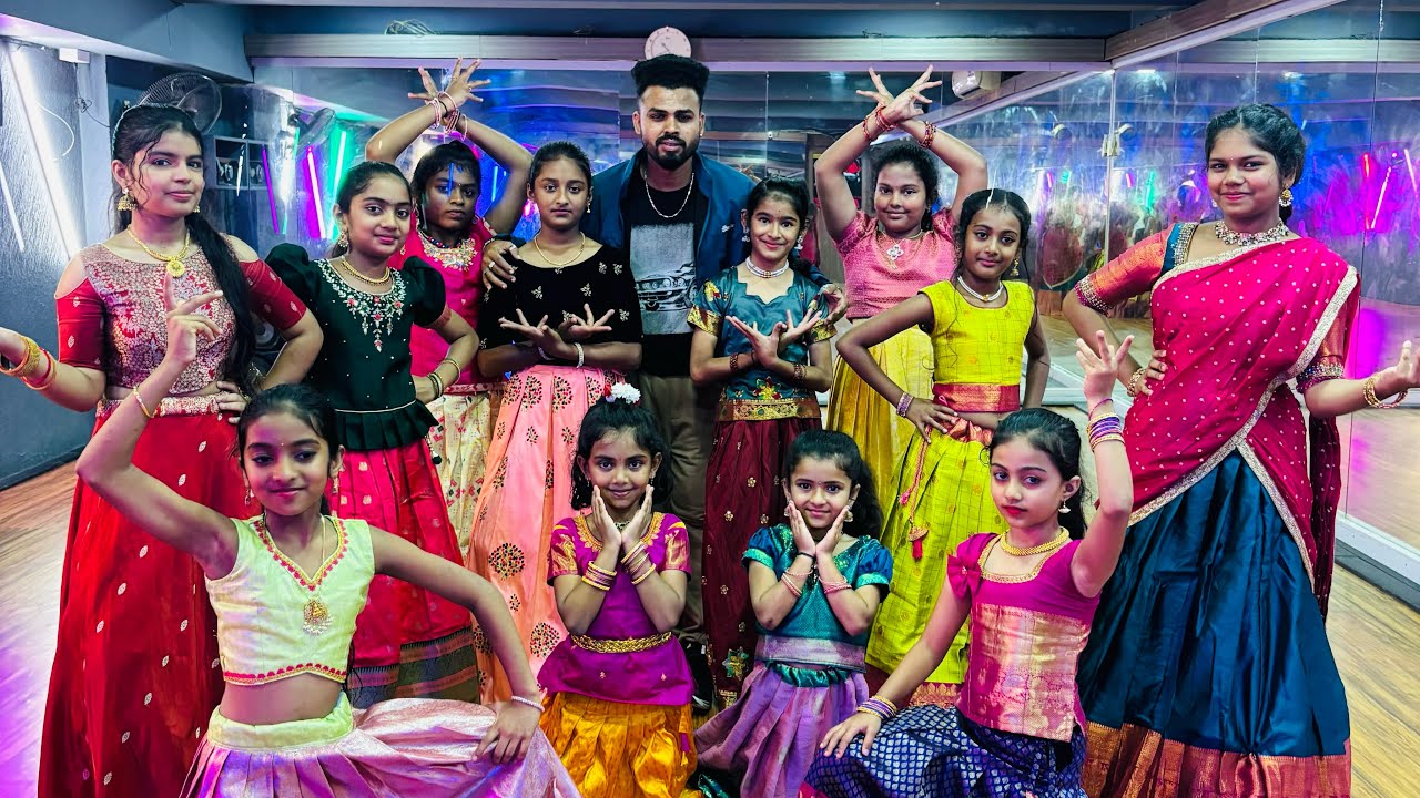 Chinnamma Chinnamma / Golden ⭐️ Ganesh / Malvika Naira / Arjun Janya / Munna D Rockz / Choreography
