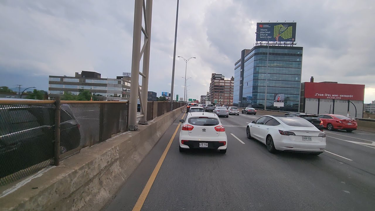 Autopista 40. Para muchos, Nubes raras sobre Montreal - Cremazie. Vivir y conducir  Canad&aacute; video 4k