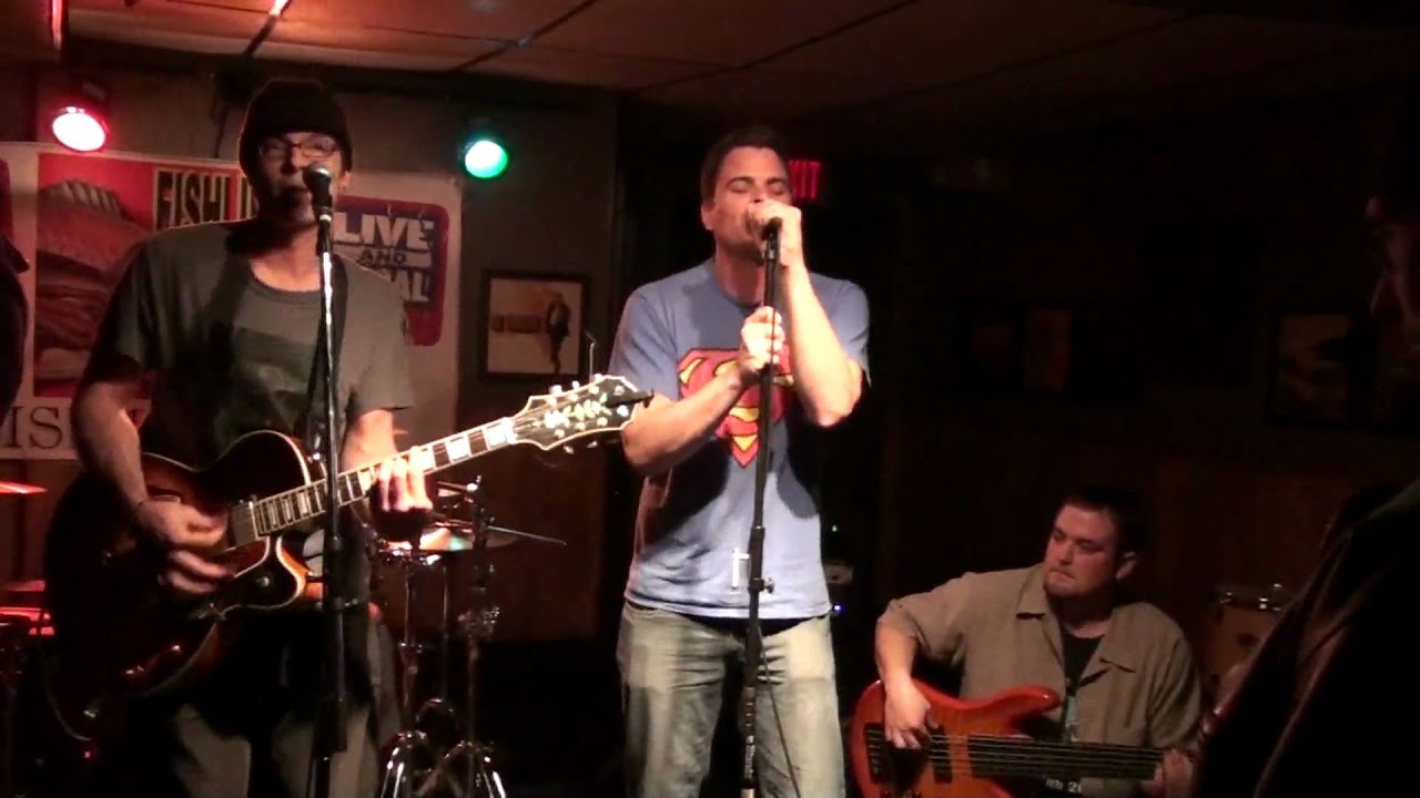 Fishlips: Bartender Live @ Jukes