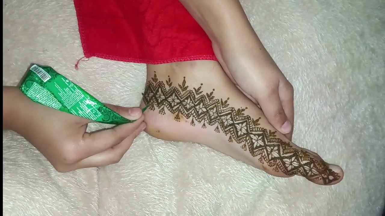 Grace begins from the 🐾 feet 🌸 Aesthetic yet simple mehandi design pintrest 🌺