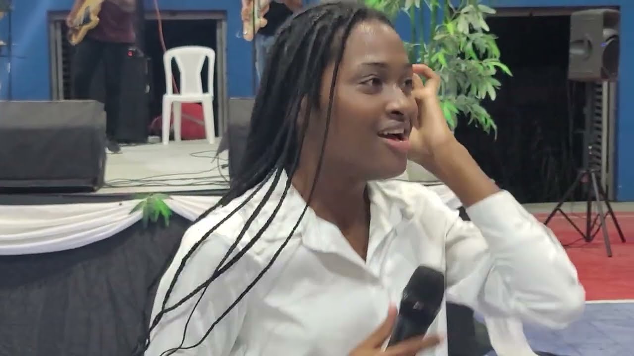 ADORADORA  GENESIS COLON