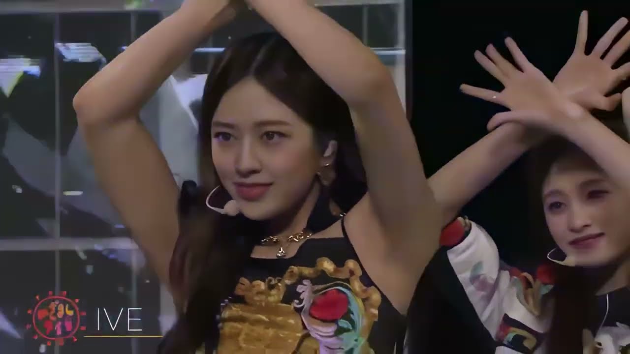 220811 IVE - Take it & Royal (upscale) Fuji TV 1st stage