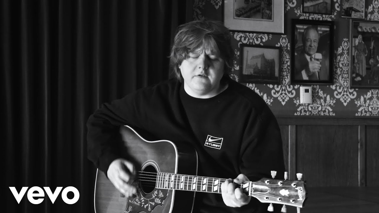 Lewis Capaldi - How I'm Feeling Now (Backstage Performance Video)