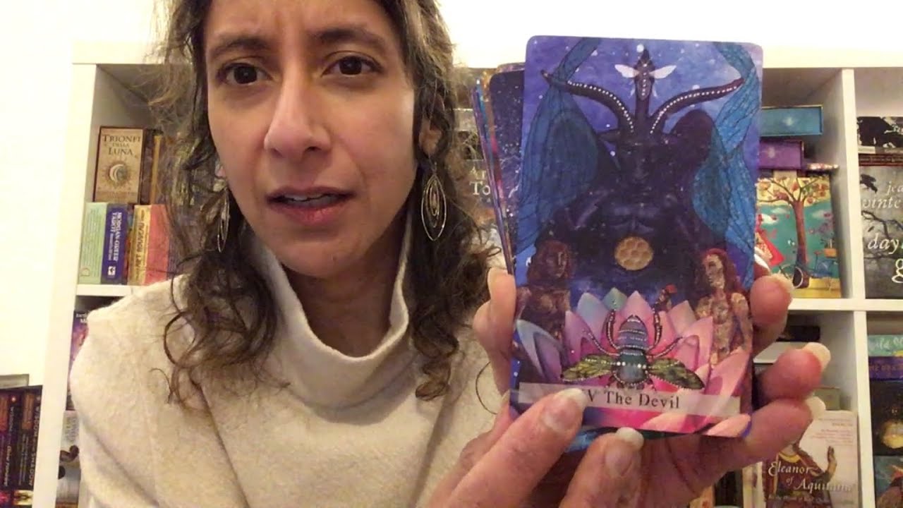 First impressions | Keeper of the Sacred Bee Tarot