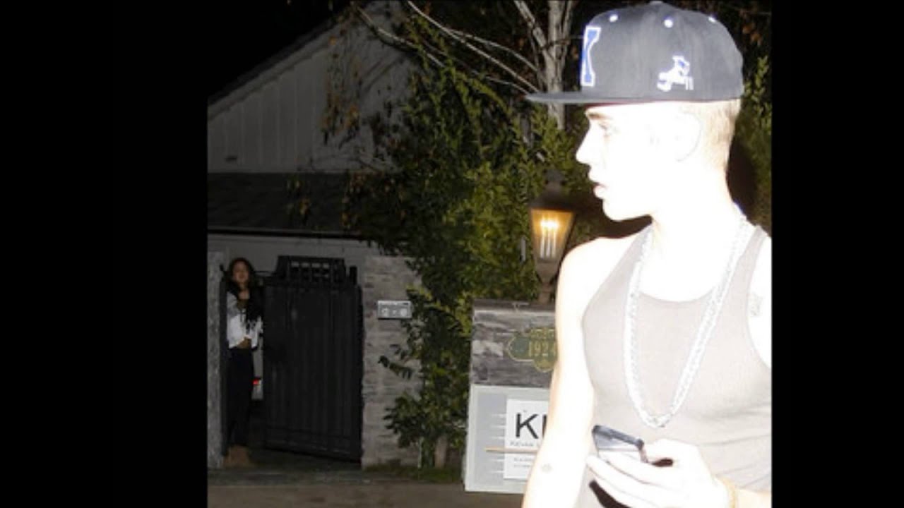 Wouldn`t Change A Thing- with Justin Bieber Selena Gomez-