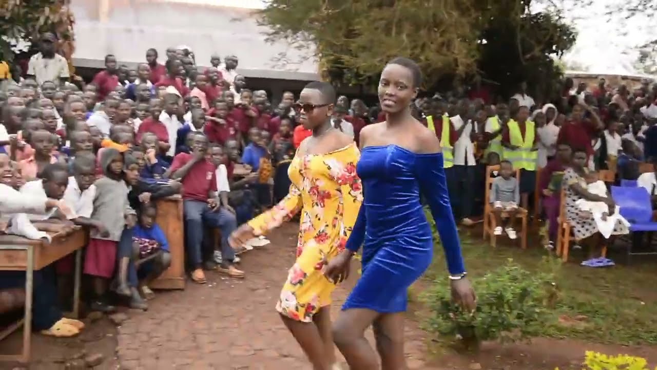 INTERNATIONAL FASHION #MBEGA FASHION AND MODARING BIRENZE#ABANA BARADUSEKEJE KBS!!