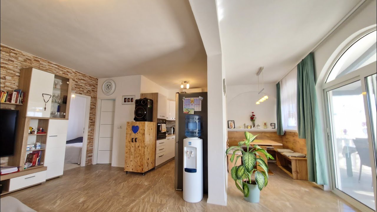 H572 Haus mit 6 Wohnungen, 2. Reihe zum Meer, Meerblick, Vir