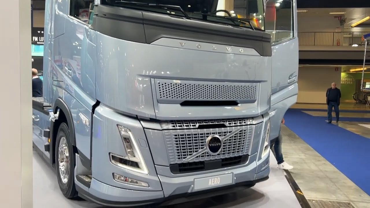 New Volvo 500 I-Save HVO (2024) Tracktor Truck 2024 Walkaround Transpotec Logitec 2024 Fiera Milano