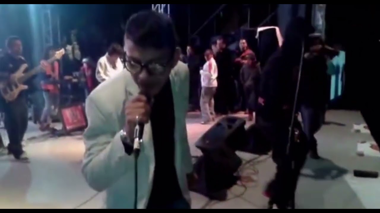 GaigoMan Ft Jhuli ( Se te nota en la Cara ) en vivo 