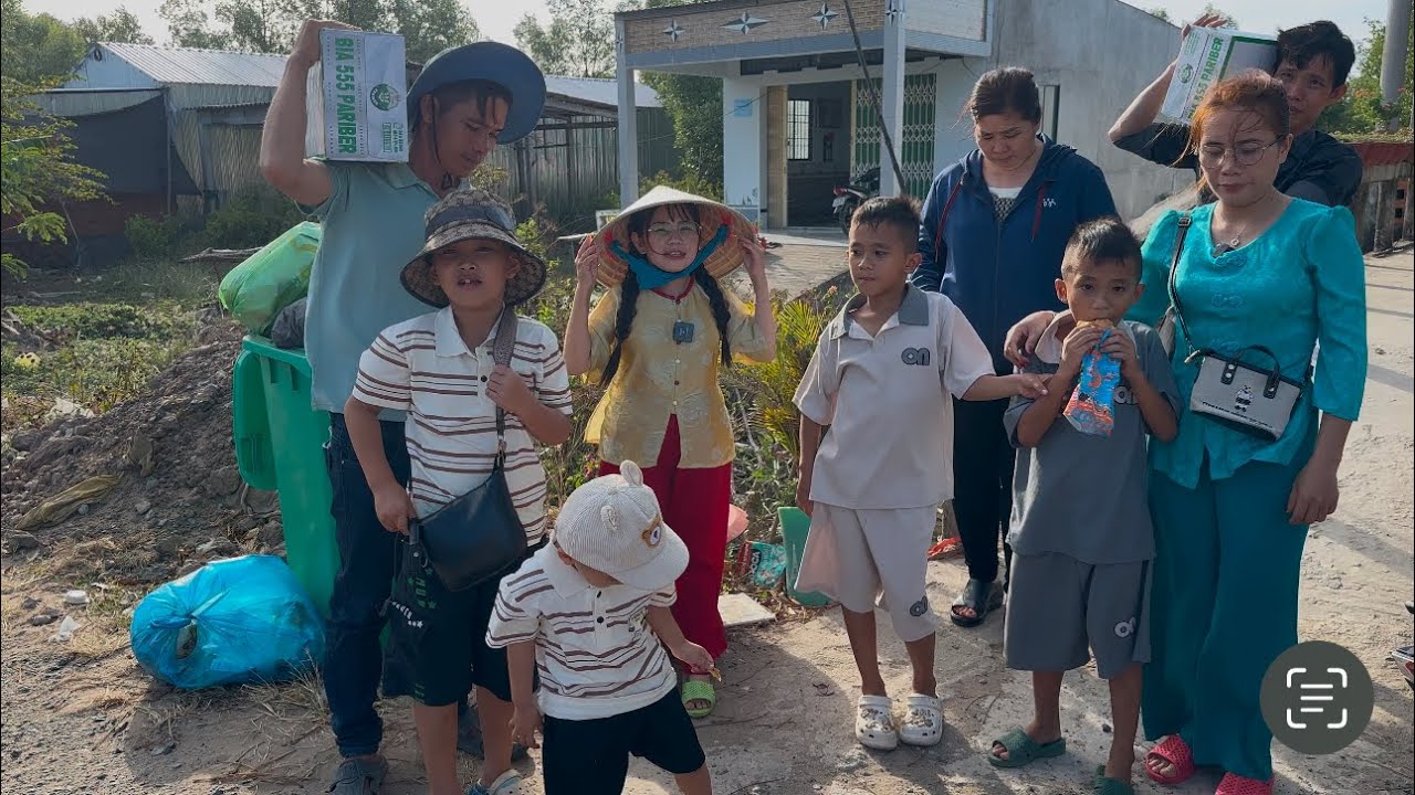 Mấy anh em Cô Chủ Nhỏ đi chúc mừng kỉ niệm ngày yêu nhau của cặp đôi và câu chuyện áo rách đêm khuya