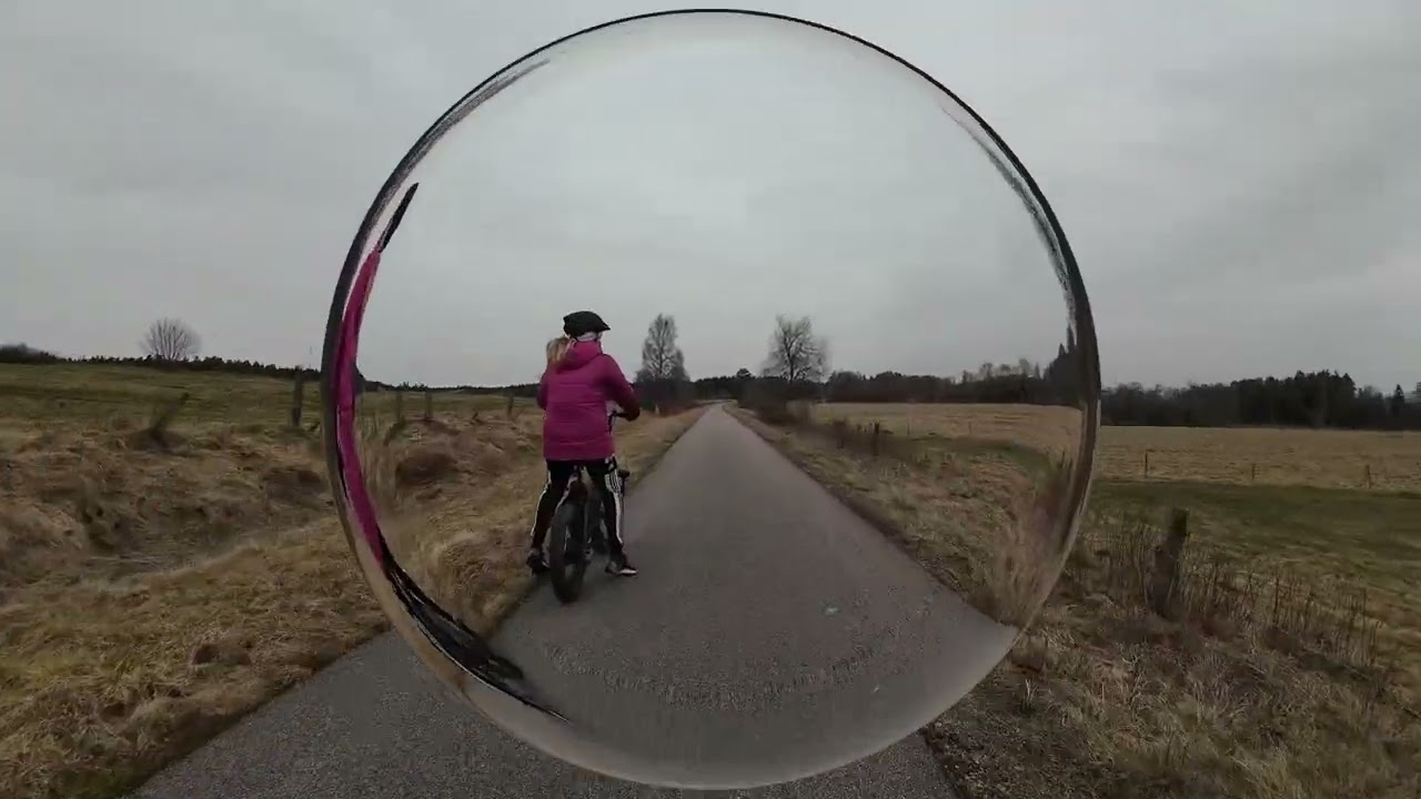 Cyklar på banvallen Västra centralbanan - Trädet till Åsarp