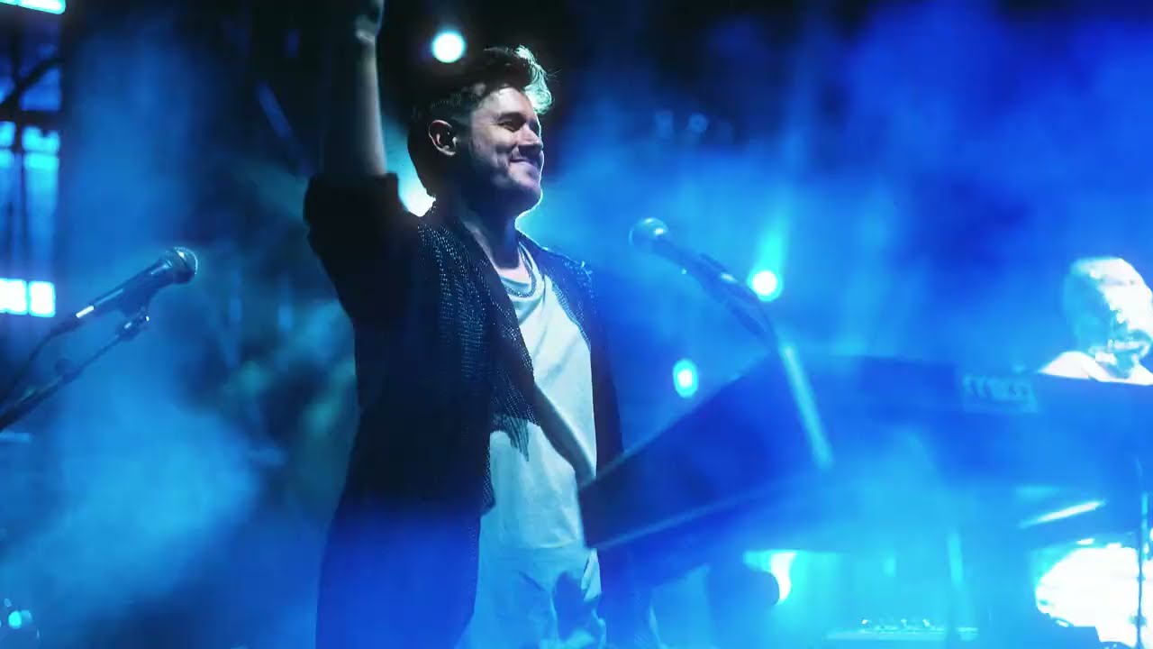 Omri Smadar feat. Megaphonim - Roundabout (Live)